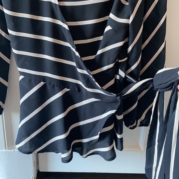 Black and beige striped peplum style blouse - Picture 2 of 4